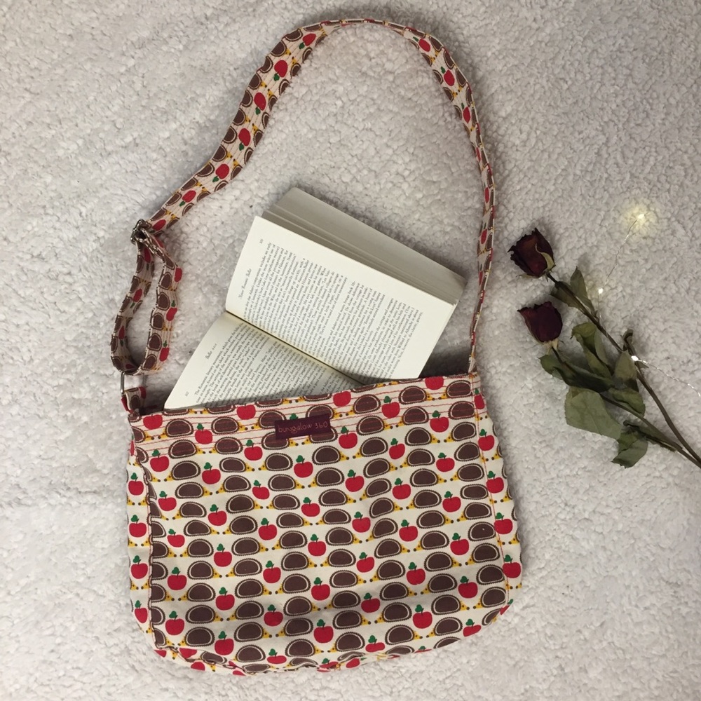 Bungalow 360 Hedgehog Crossbody Bag
